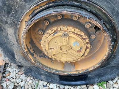 Case W20B Tire & Rim