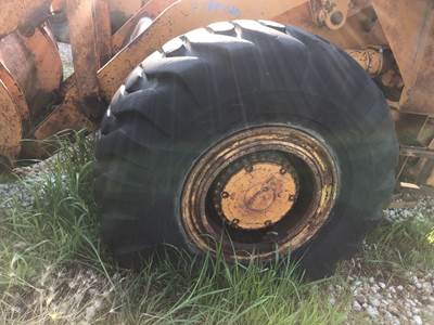 Case W36 Tire & Rim