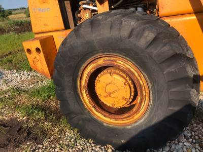 Case W36 Tire & Rim