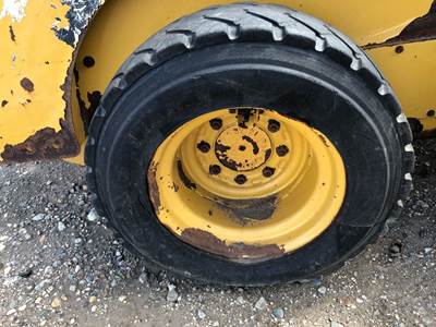 Caterpillar 226B Tire & Rim