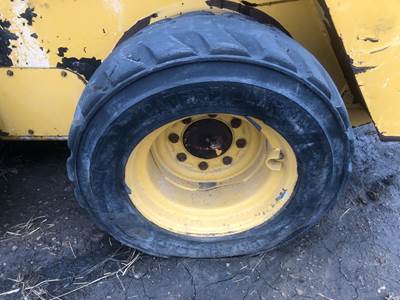 Caterpillar 226D Tire & Rim