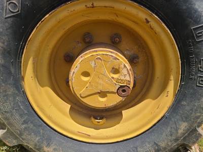Caterpillar 416C Tire & Rim