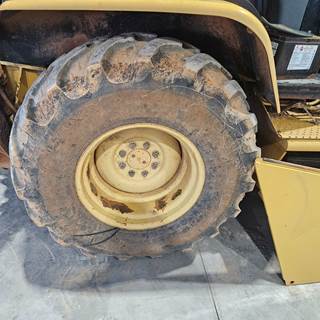 Caterpillar 420D Tire & Rim