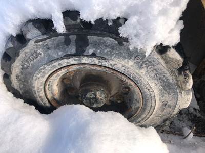 Caterpillar DP25 Tire & Rim