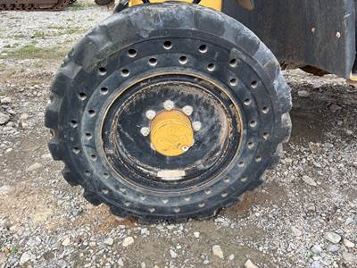 Caterpillar TH360B Tire & Rim