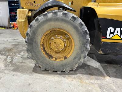 Caterpillar TH460B Tire & Rim