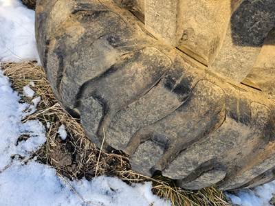 Caterpillar TH63 Tire & Rim