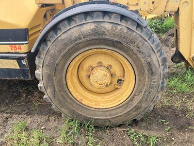 Caterpillar TH83 Tire & Rim