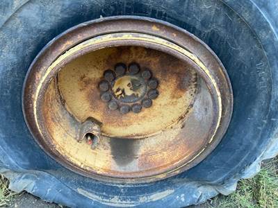 Dresser 515C Tire & Rim