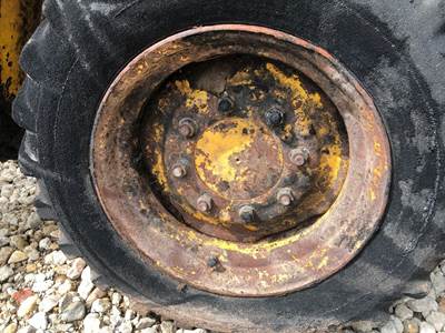 Gehl 4635SX Tire & Rim