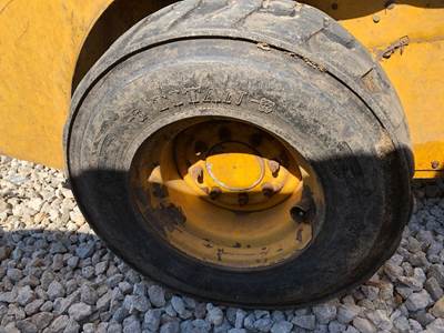 Gehl 4840 Tire & Rim