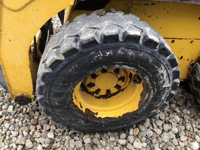 Gehl R220 Tire & Rim
