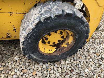 Gehl R220 Tire & Rim