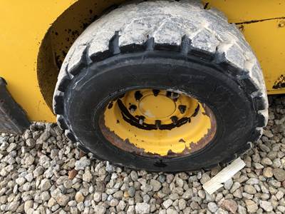 Gehl R220 Tire & Rim