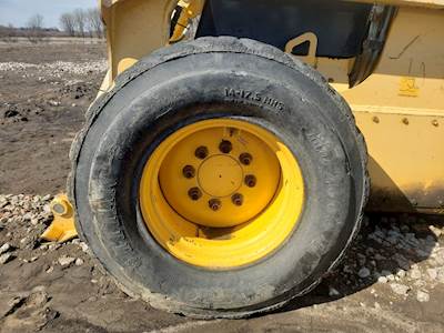 Gehl SL7810 Tire & Rim