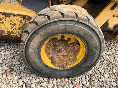 Gehl SL7810 Tire & Rim