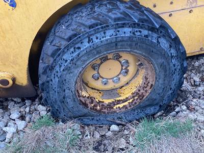 Gehl V330 Tire & Rim