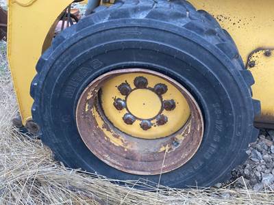 Gehl V330 Tire & Rim