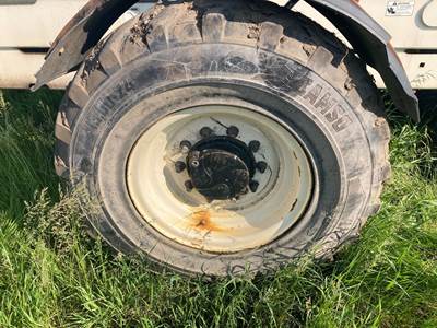 Genie GTH-844 Tire & Rim