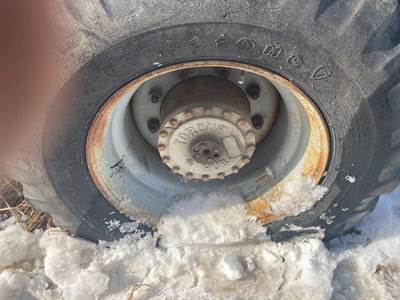 Genie S40 Tire & Rim