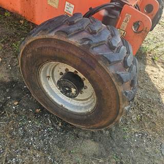 JLG 600S Tire & Rim