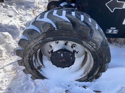 JLG 800A Tire & Rim