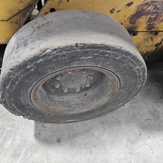 John Deere 240 Tire & Rim