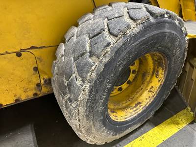 John Deere 250 Tire & Rim