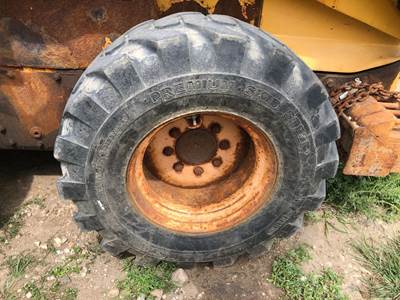 John Deere 260 Tire & Rim