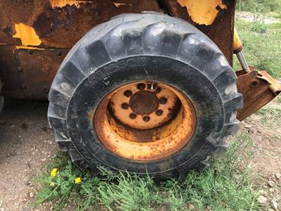 John Deere 260 Tire & Rim