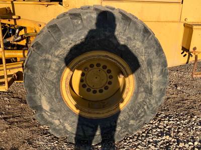 John Deere 624E Tire & Rim