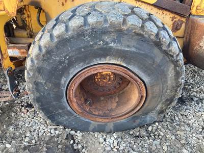 John Deere 624K Tire & Rim