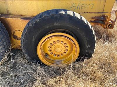 John Deere 770 Tire & Rim