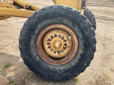John Deere 770CH Tire & Rim