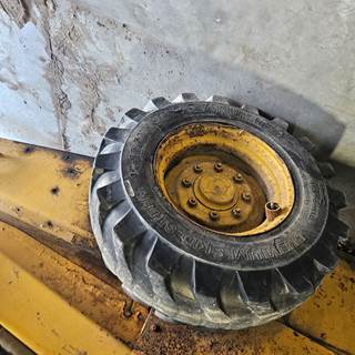 John Deere 8875 Tire & Rim