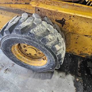John Deere 8875 Tire & Rim