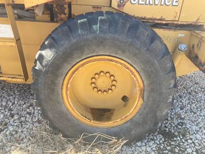 Kawasaki 60Z2 Tire & Rim