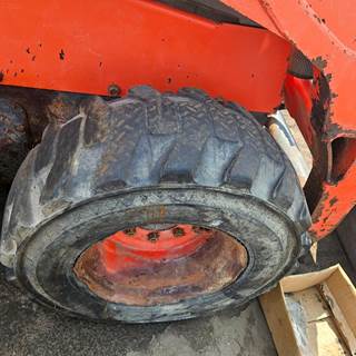 Kubota SSV75 Tire & Rim