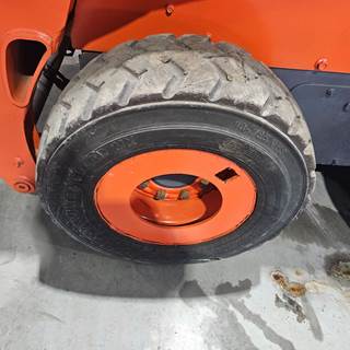 Kubota SSV75 Tire & Rim