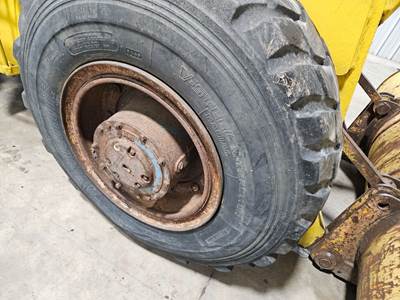 Michigan 75DGM Tire & Rim