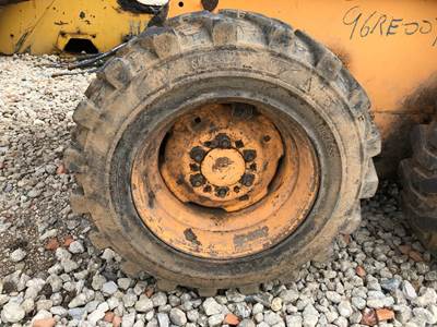 Mustang 2040 Tire & Rim