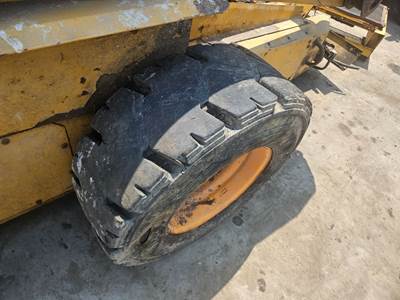 New Holland LX865 Tire & Rim