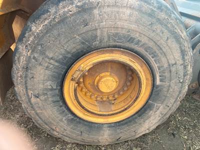 Volvo L150E Tire & Rim