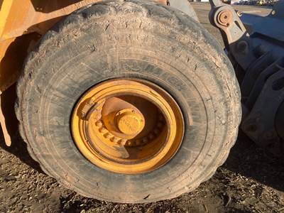 Volvo L150E Tire & Rim