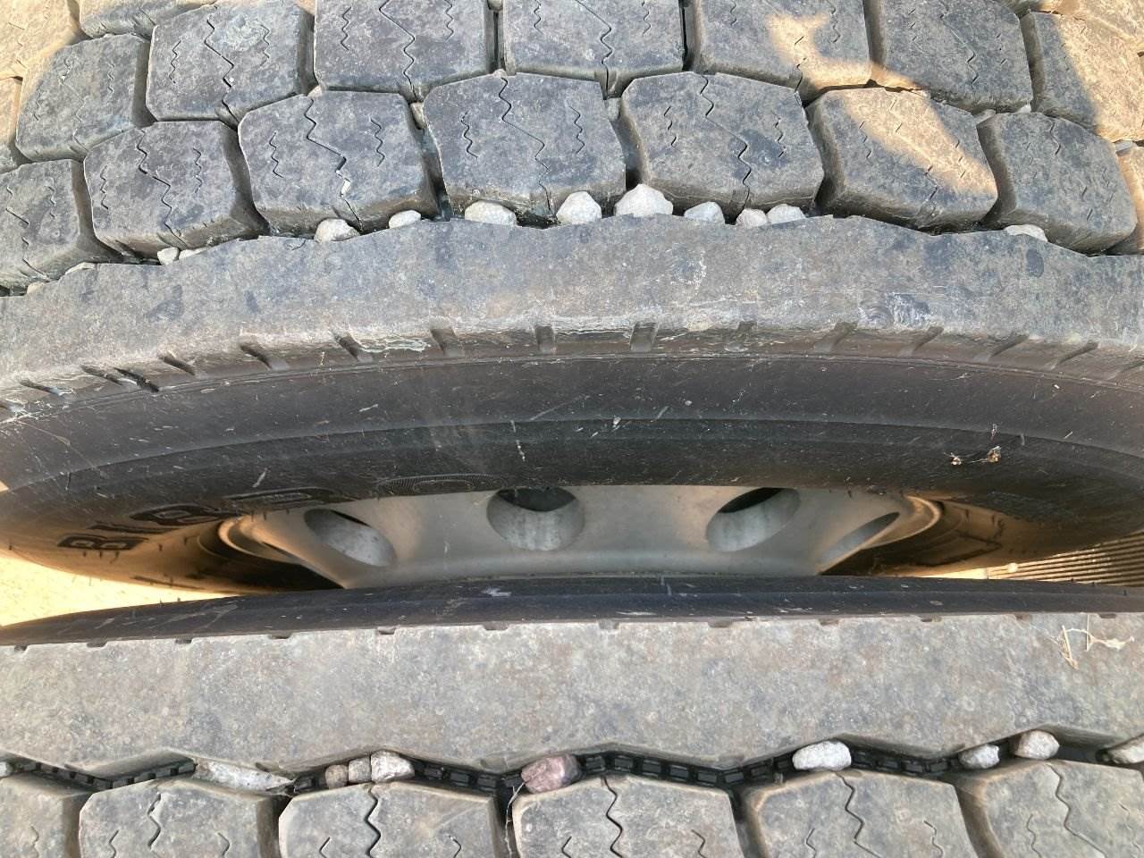 2009 PILOT 22.5 ALUM Tire & Rim for a Peterbilt 389 For Sale Des