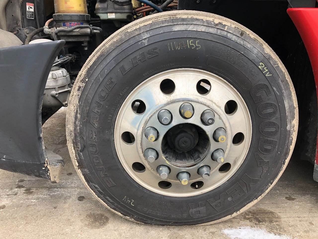 2011 PILOT 22.5 ALUM Tire & Rim for a Freightliner Cascadia For Sale