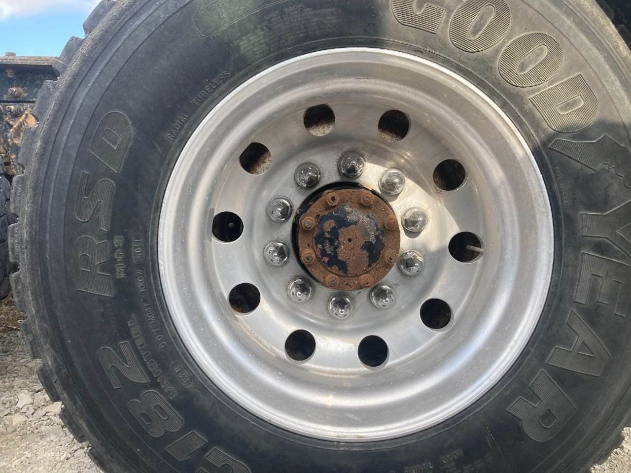 2003 PILOT 22.5 ALUM Tire & Rim for a Mack CH For Sale Des Moines, IA