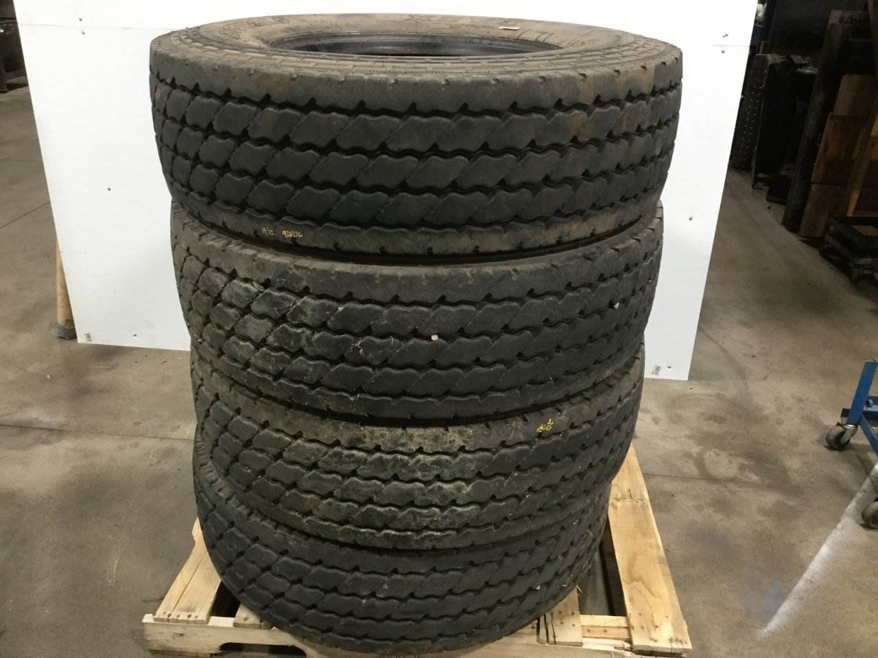 1992 International 4900 Tire For Sale Sioux Falls, SD 25270071