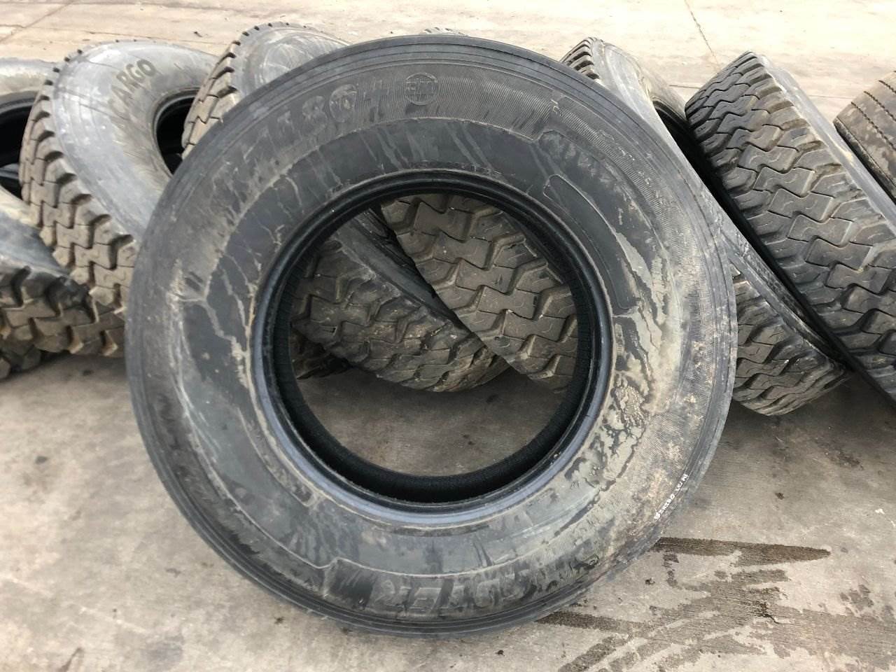 2009 International DuraStar 4300 Tire for a International Durastar