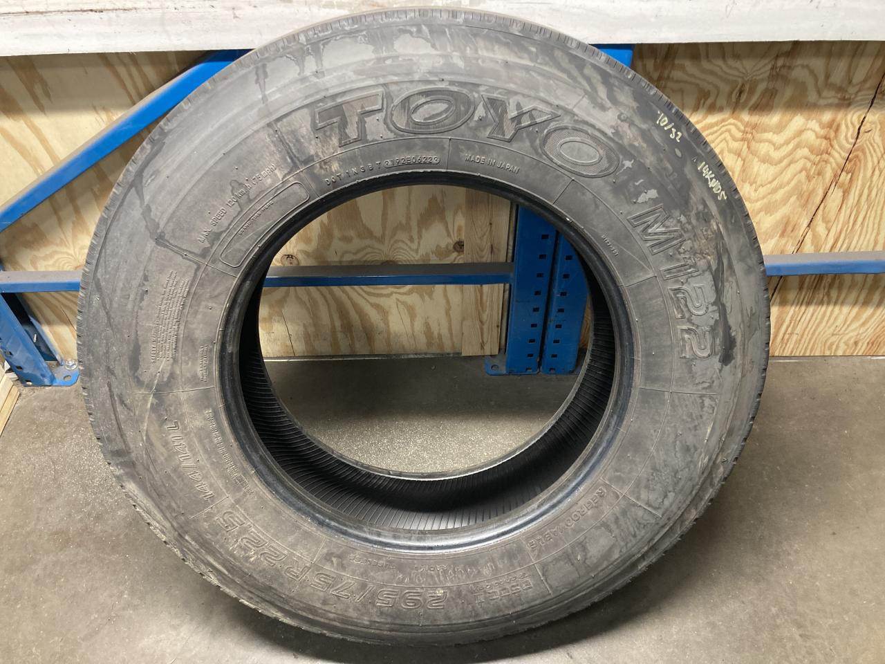 2014 Kenworth T680 Tire For Sale Sioux Falls, SD 25564455